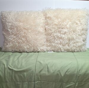 Fluffy Cream Throw Pillow Set